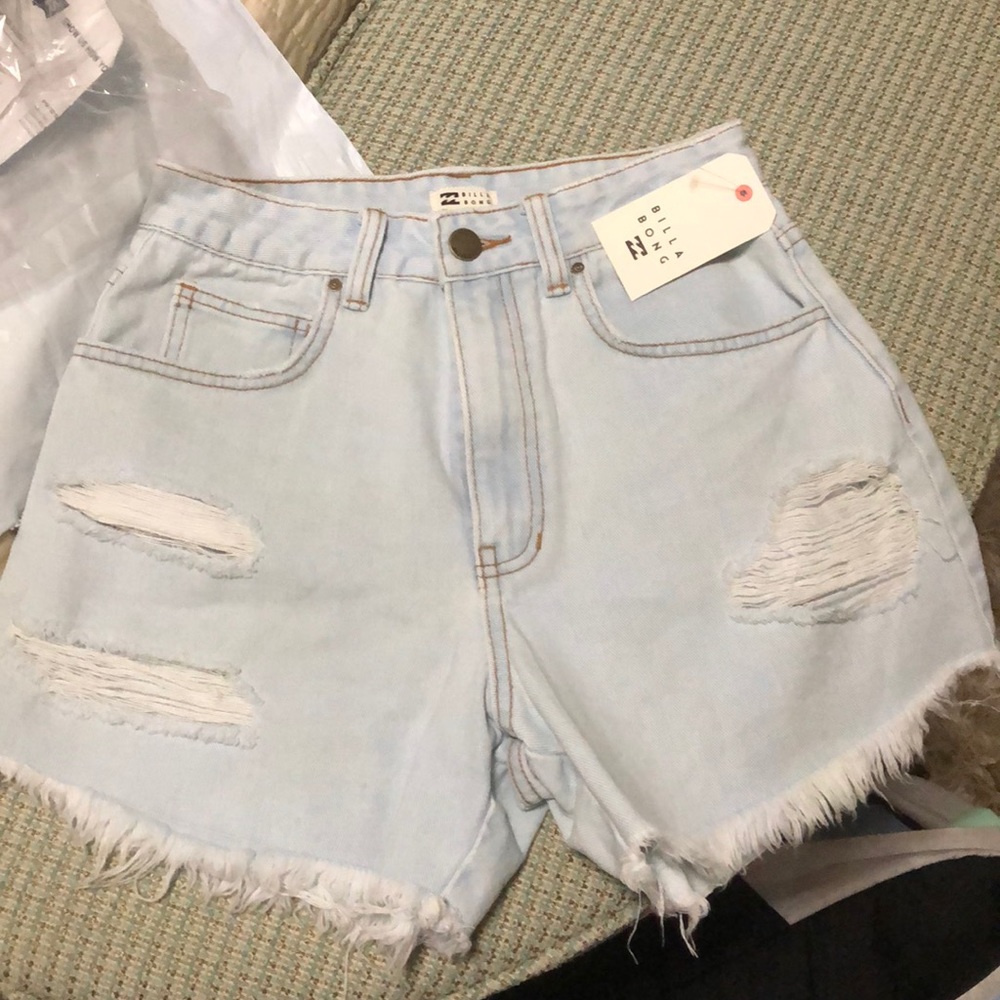 🔥🔥BILLABONG - DISTRESSED BOUT THAT SHORTS🔥🔥